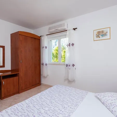 Apartment Ora *