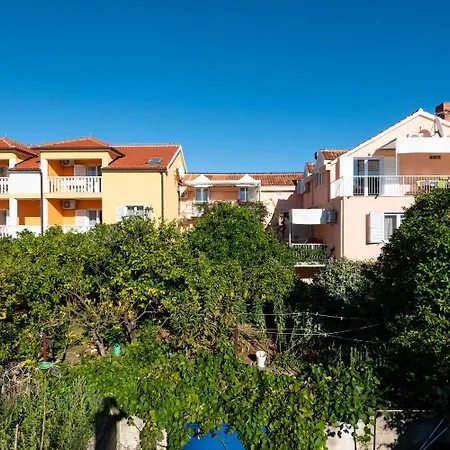 Ora Apartment *