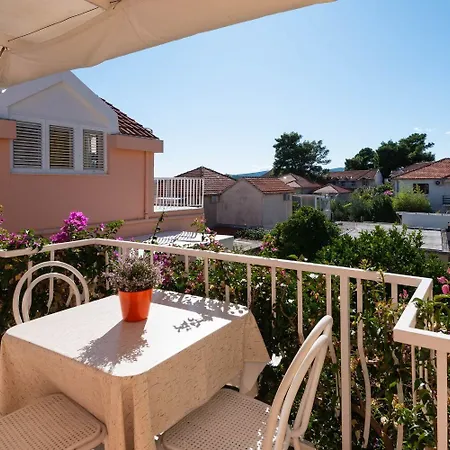Ora Apartment